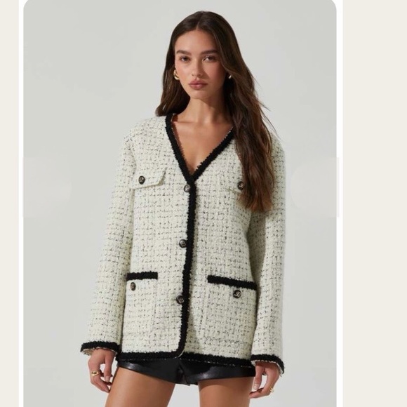 ASTR Jackets & Blazers - ASTR Editha Tweed Coat size Large